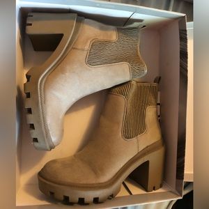 JLO Boots. Size 8.5